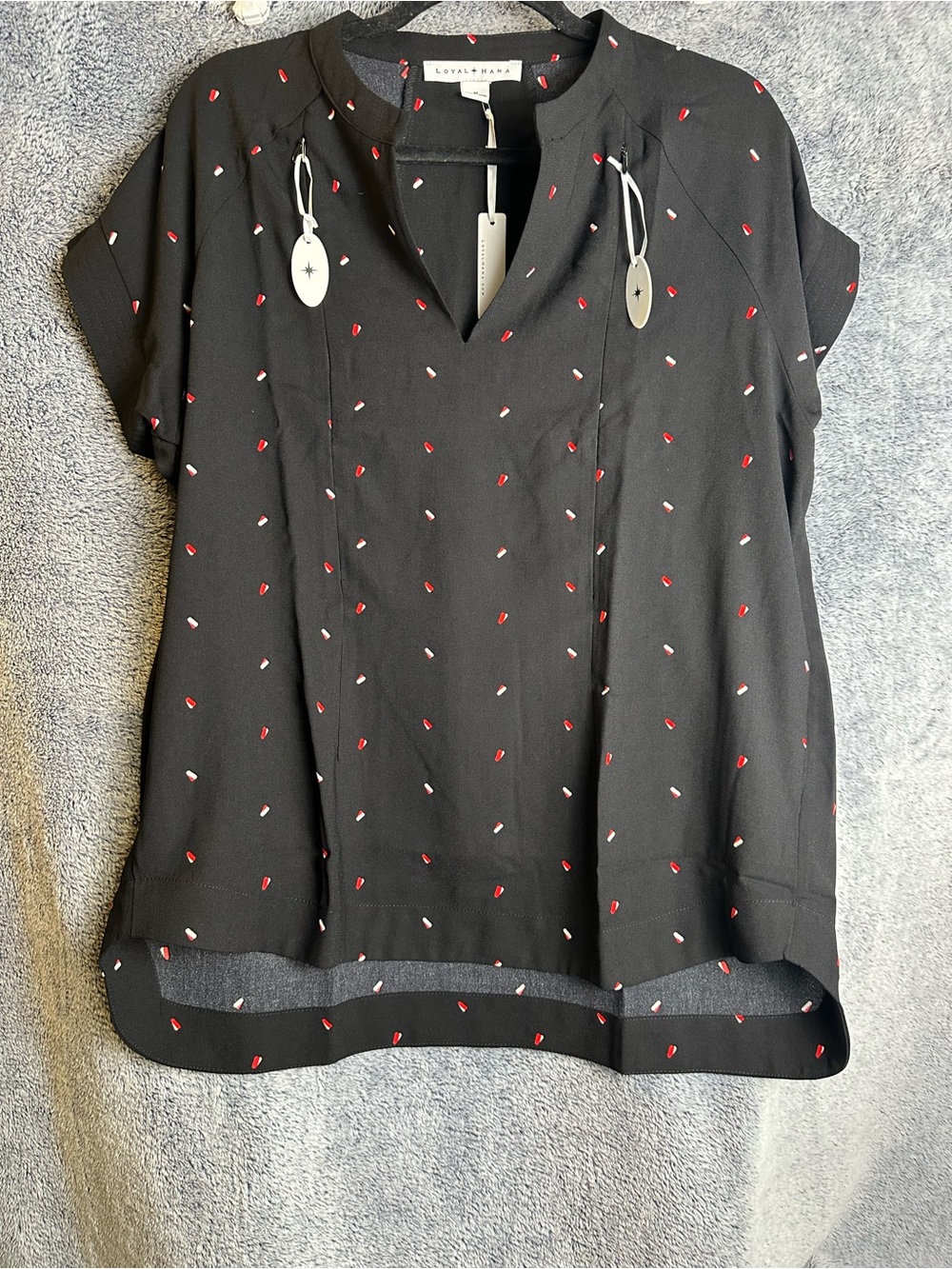 Black w red white print Loyal Hana nursing blouse w zipper acsess  NWT Size Med